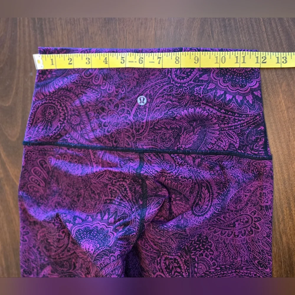 Lululemon Wunder Under Crop Antique Paisley Fuschia/Black paisley‎ leggings, 6